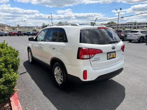 Used 2015 Kia Sorento LX AWD/4WD image 4