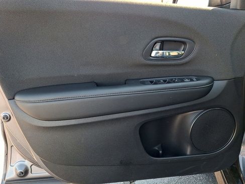 Used 2022 Honda HR-V Sport image 12