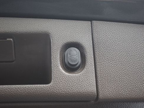 Used 2016 Chevrolet Tahoe LTZ image 16