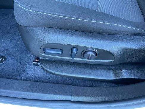 Used 2025 Chevrolet Blazer LT image 22