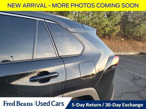 Used 2021 Toyota RAV4 XLE Premium AWD/4WD image 19