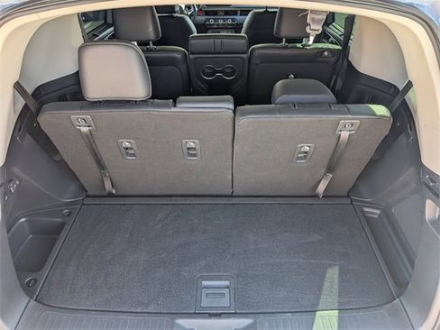 Used 2023 Honda Pilot Touring image 14