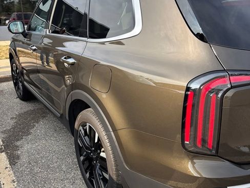 Used 2023 Kia Telluride SX FWD image 11