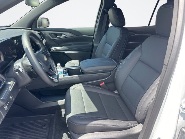 Used 2025 Chevrolet Traverse LT FWD image 11