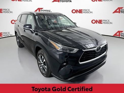 Certified 2025 Toyota Highlander XLE FWD image 1