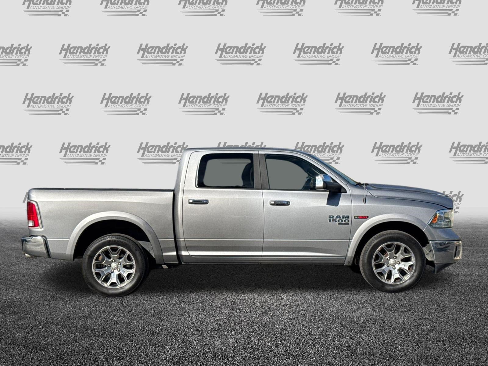 Used 2019 RAM 1500 Laramie AWD/4WD image 3