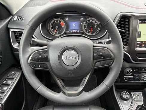 Used 2022 Jeep Cherokee Trailhawk w/ Trailhawk Elite Value Package AWD/4WD image 24