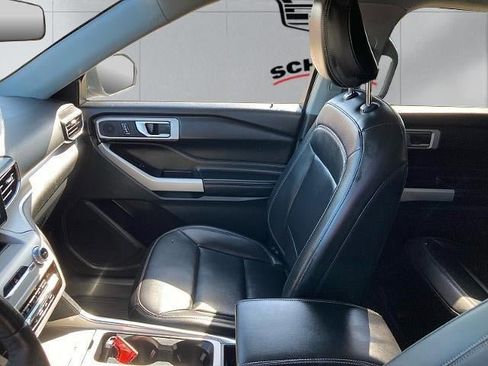 Used 2021 Ford Explorer XLT w/ Equipment Group 202A image 40