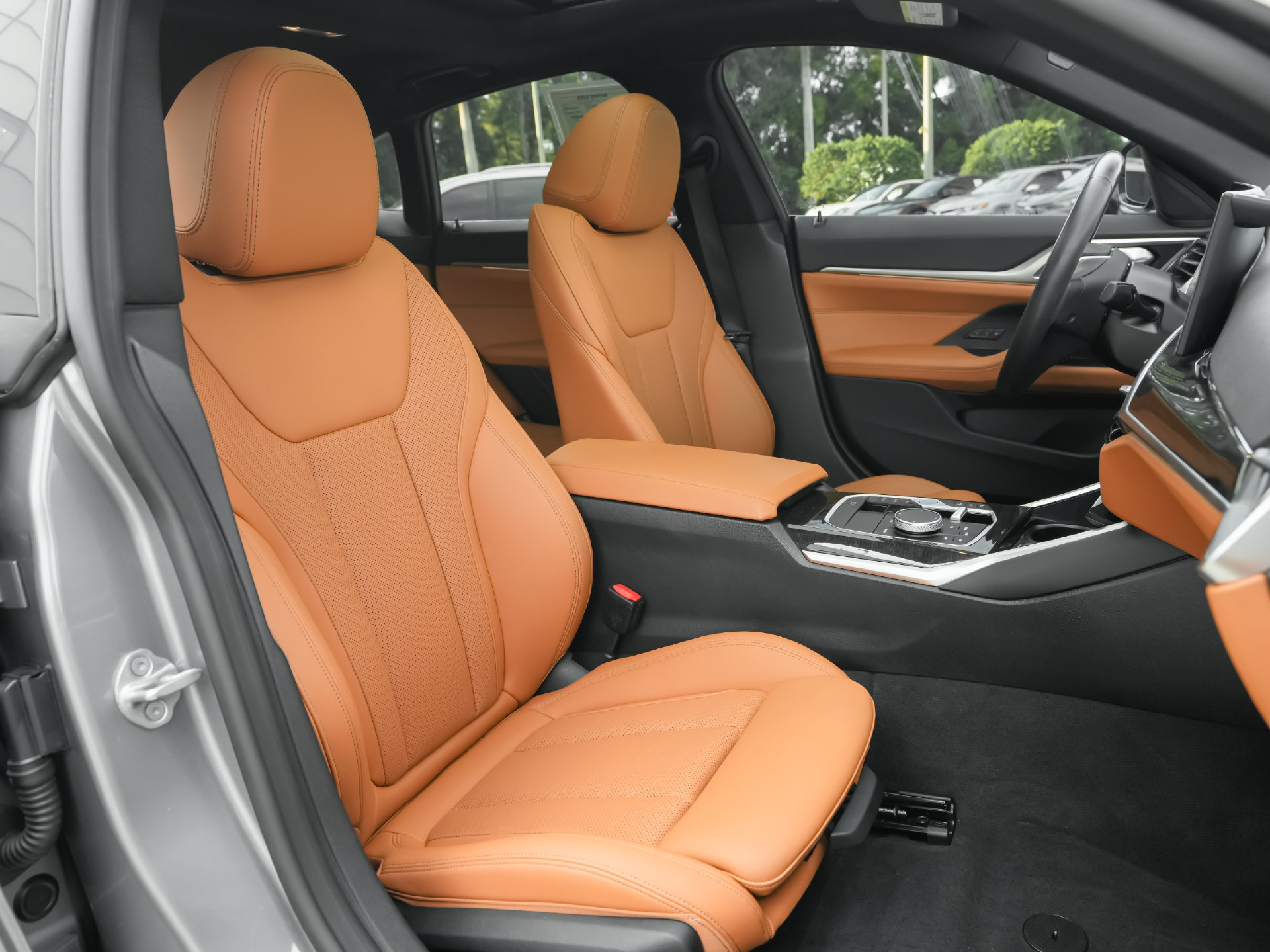 Used 2024 BMW i4 eDrive35 w/ Convenience Package RWD image 11