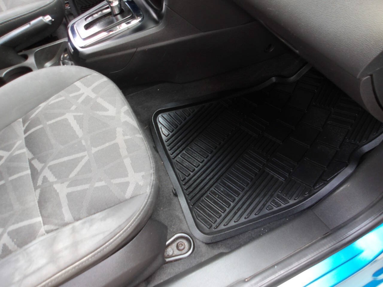 Used 2013 Ford Fiesta SE FWD image 17