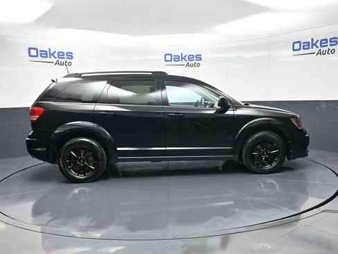 Used 2020 Dodge Journey SE w/ SE Popular Equipment Group image 8