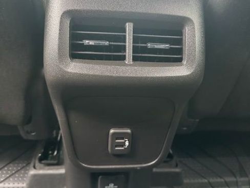 Certified 2024 Chevrolet Equinox LT image 35