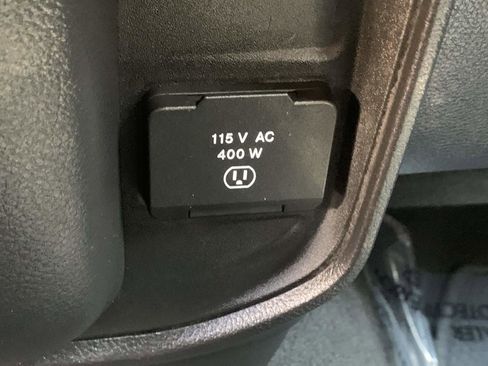 Used 2019 RAM 1500 Laramie image 31