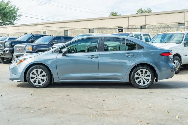 Used 2021 Toyota Corolla LE FWD image 3