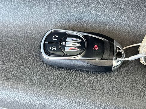 Used 2025 Buick Encore GX Preferred image 22