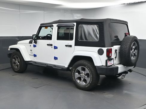 Used 2016 Jeep Wrangler Unlimited Sahara w/ Connectivity Group image 6