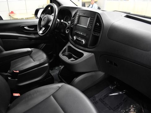 Used 2016 Mercedes-Benz Metris Passenger image 17