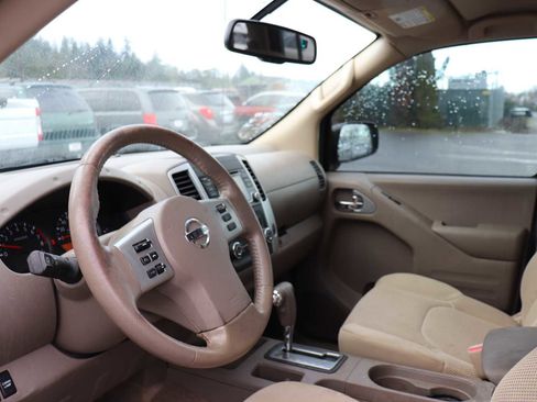 Used 2018 Nissan Frontier SV image 10