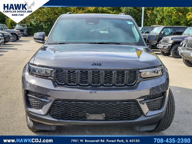 Certified 2025 Jeep Grand Cherokee Altitude AWD/4WD image 4