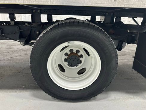 Used 2024 Ford E-350 and Econoline 350 Super Duty image 46