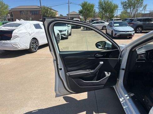 Used 2024 Volkswagen Jetta SEL image 13