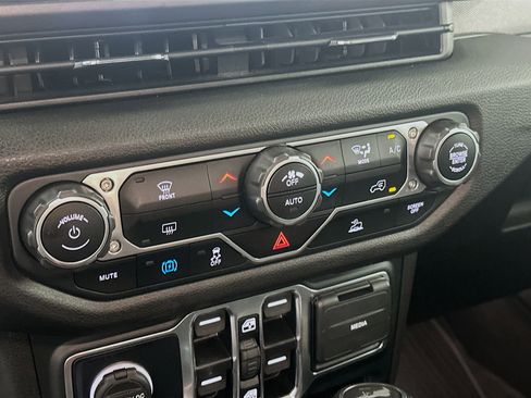 Used 2024 Jeep Wrangler Sport S image 22