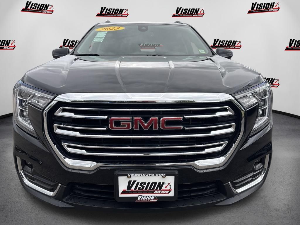 Used 2023 GMC Terrain SLT AWD/4WD image 2