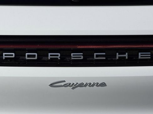Used 2025 Porsche Cayenne image 26