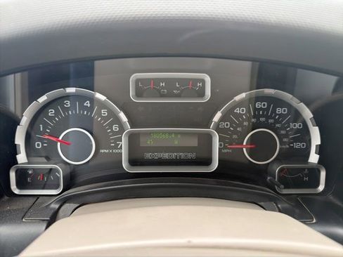 Used 2009 Ford Expedition XLT AWD/4WD image 6