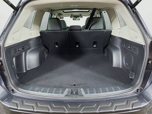 Used 2021 Subaru Forester Touring image 29