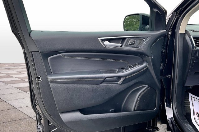 Used 2024 Ford Edge Titanium AWD/4WD image 25