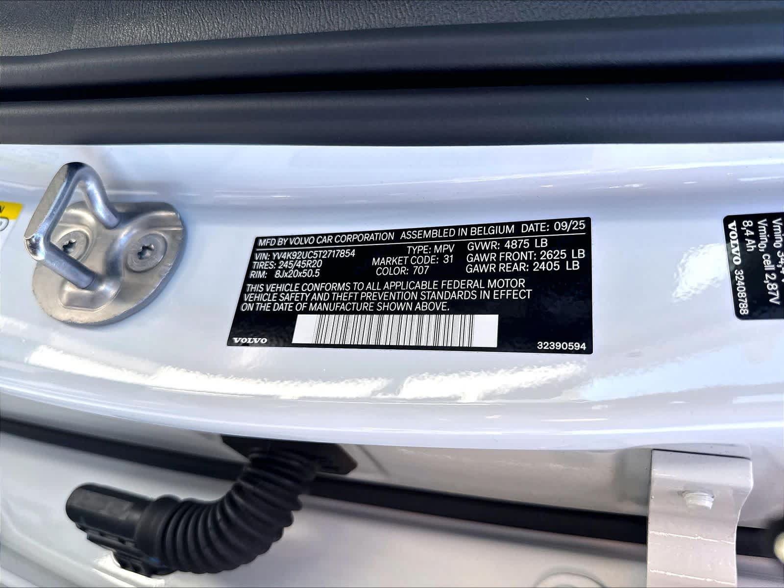 Used 2026 Volvo XC40 B4 Plus w/ Climate Package FWD image 35