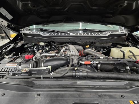 Used 2023 Ford F350 Lariat image 16