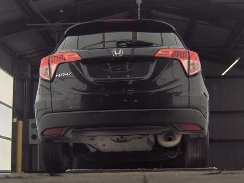 Used 2017 Honda HR-V EX image 9