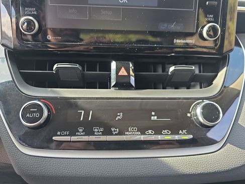 Used 2022 Toyota Corolla LE w/ LE Convenience Package image 23