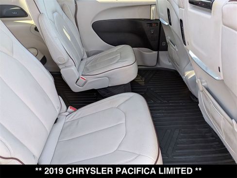 Used 2019 Chrysler Pacifica Limited w/ Advanced Safetytec Group image 28