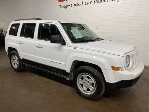 Used 2015 Jeep Patriot Sport w/ Power Value Group image 2