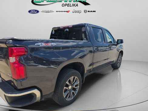 Used 2022 Chevrolet Silverado 1500 LT AWD/4WD image 12