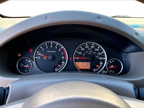 Used 2012 Nissan Pathfinder LE RWD image 26