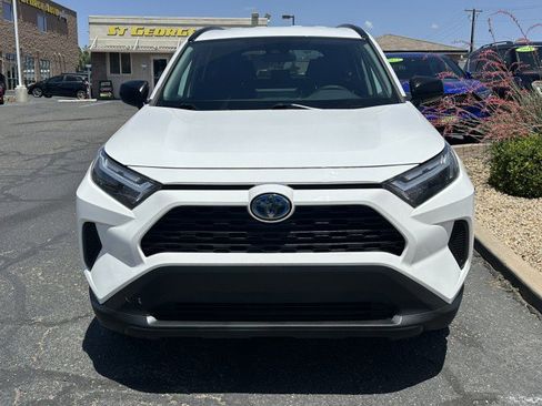 Used 2023 Toyota RAV4 LE AWD/4WD image 8