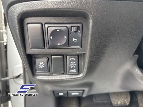 Used 2017 Nissan Juke SV image 21