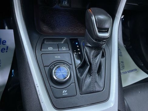 Used 2023 Toyota RAV4 Limited image 25