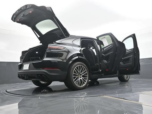 Used 2022 Porsche Cayenne Platinum Edition AWD/4WD image 27