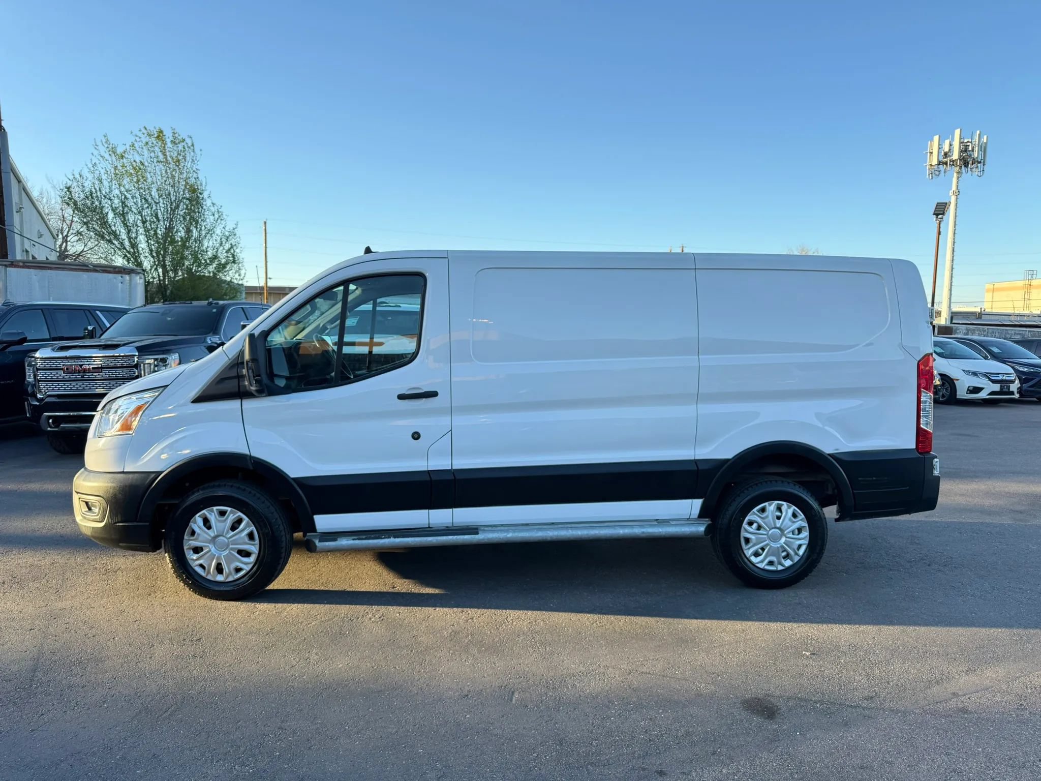 Used 2021 Ford Transit 250 Low Roof w/ Exterior Upgrade Package RWD image 2