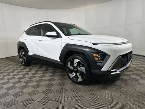 Used 2024 Hyundai Kona Limited image 2