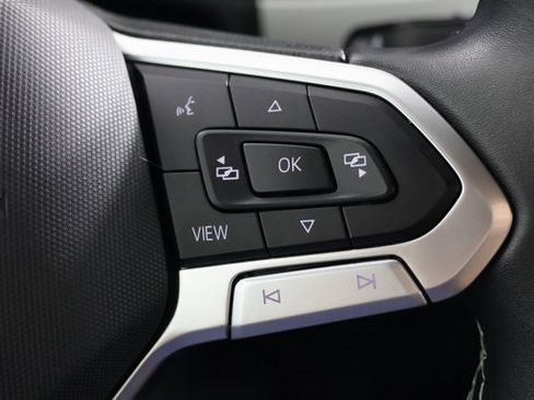 Used 2022 Volkswagen Atlas Cross Sport SE image 12