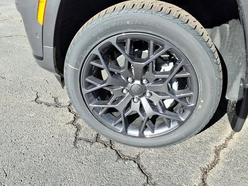 New 2025 Jeep Grand Cherokee L Summit image 6