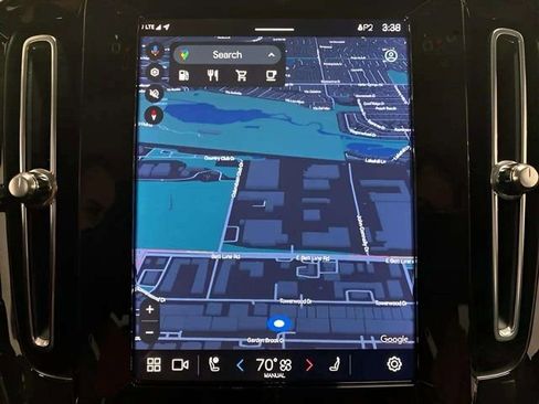 Used 2025 Volvo XC40 B5 Plus image 39