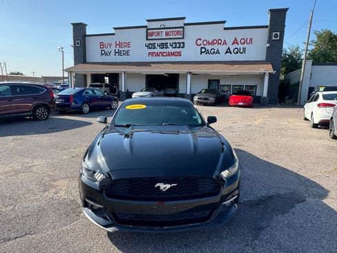 Used 2016 Ford Mustang Coupe RWD image 2