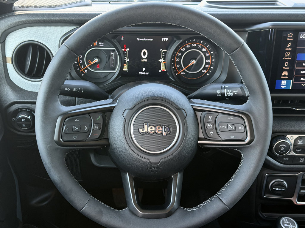 Used 2025 Jeep Gladiator Sport AWD/4WD image 17